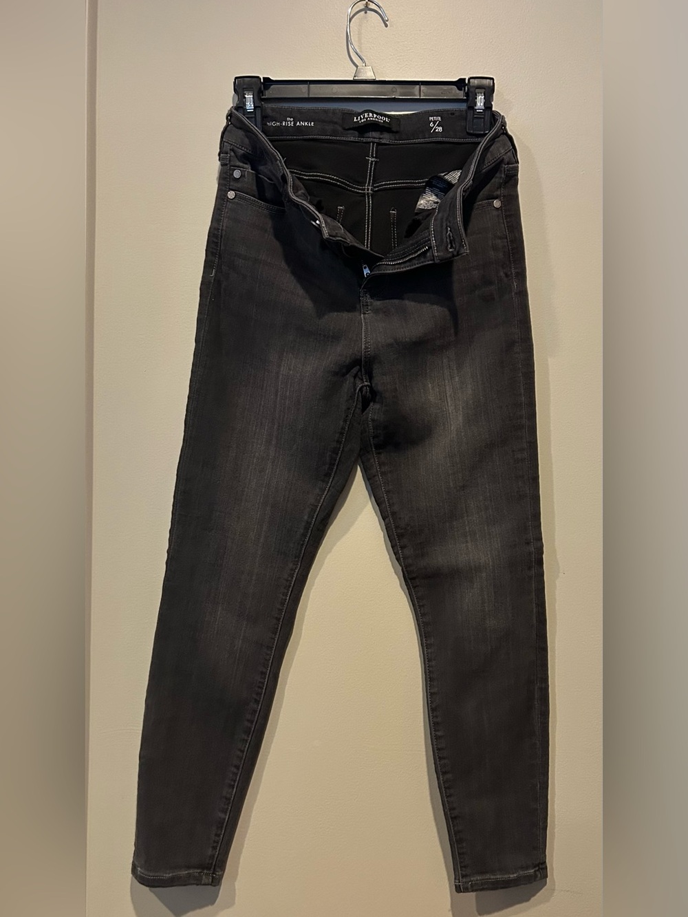 Liverpool Women's Skinny Jeans in Washed Black